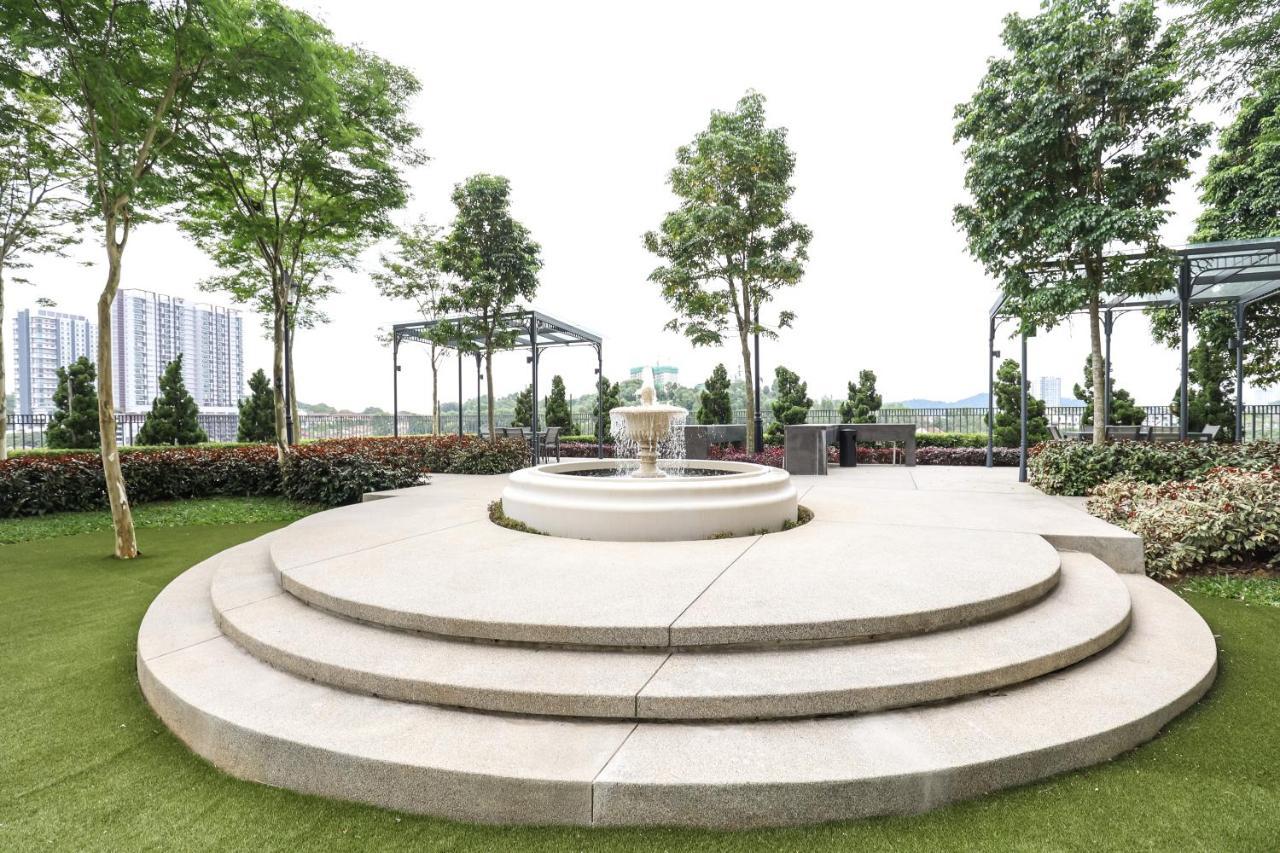 Peaceful Studio W Pool For 3 Pax - Seri Kembangan Exterior foto